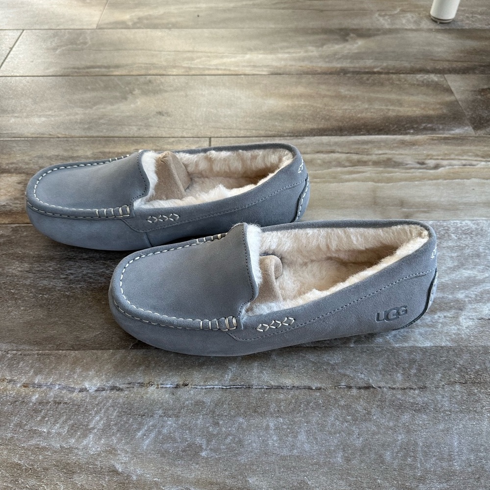 UGG Ansley Light Gray Shearling Moccasin Slipper or shoe